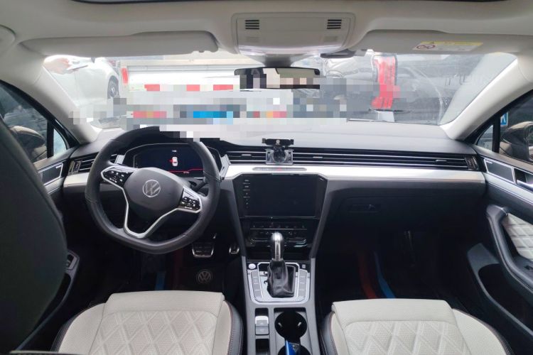 Used Volkswagen Magotan 2023 2 Million Units Limited-Edition 380TSI DSG Flagship Version Center Console