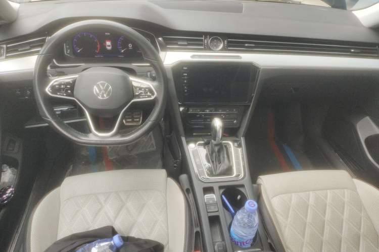 Used Volkswagen Magotan 2023 2 Million Units Commemorative Edition 330TSI DSG Luxury Version Center Console