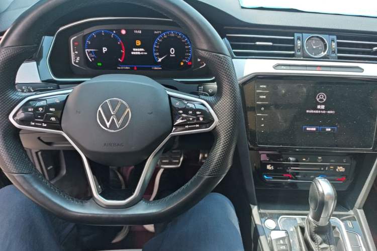 Used Volkswagen Magotan 2023 2 Million Units Commemorative Edition 330TSI DSG Luxury Version Center Console