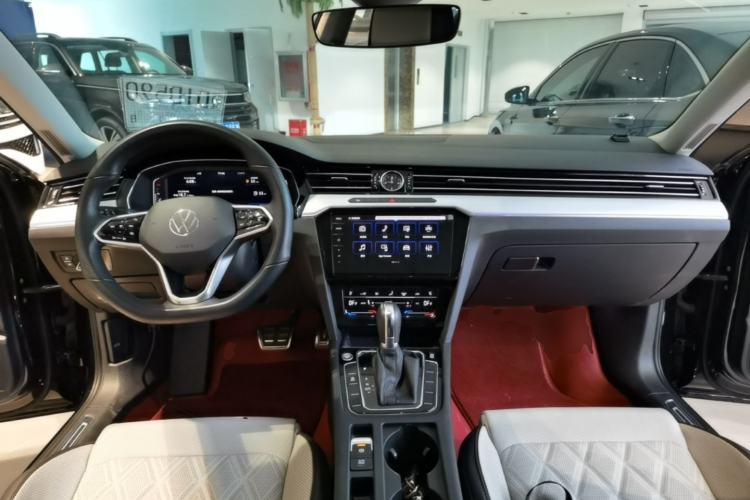 Used Volkswagen Magotan 2023 2 Million Units Commemorative Edition 330TSI DSG Luxury Version Center Console