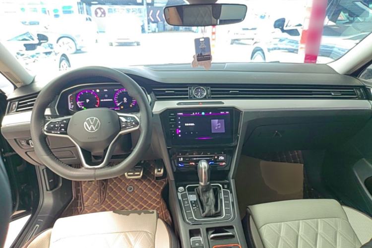 Used Volkswagen Magotan 2023 2 Million Units Commemorative Edition 330TSI DSG Luxury Version Center Console