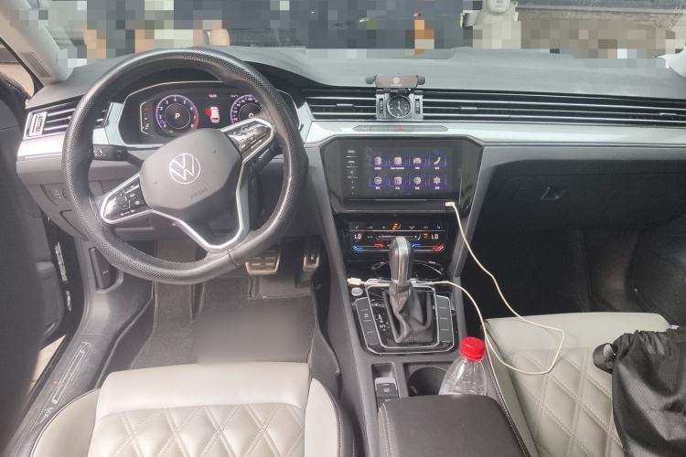 Used Volkswagen Magotan 2023 2 Million Units Limited Edition 330TSI DSG Leading Version Center Console