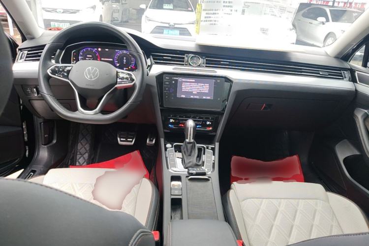 Used Volkswagen Magotan 2023 2 Million Units Commemorative Edition 330TSI DSG Luxury Version Center Console