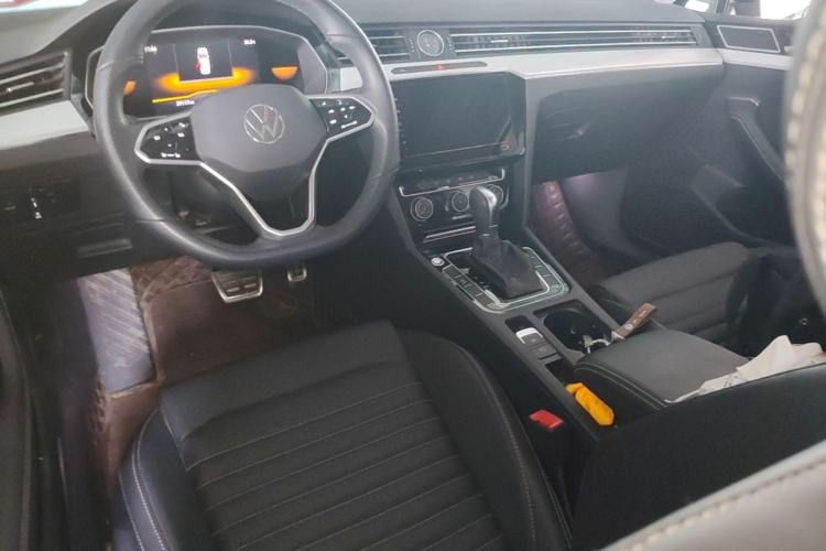 Used Volkswagen Magotan 2023 2 Million Units Limited-Edition 280TSI DSG Comfort Version Center Console