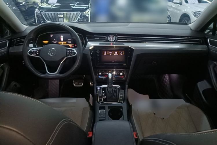 Used Volkswagen Magotan 2023 2 Million Units Limited Edition 330TSI DSG Leading Version Center Console