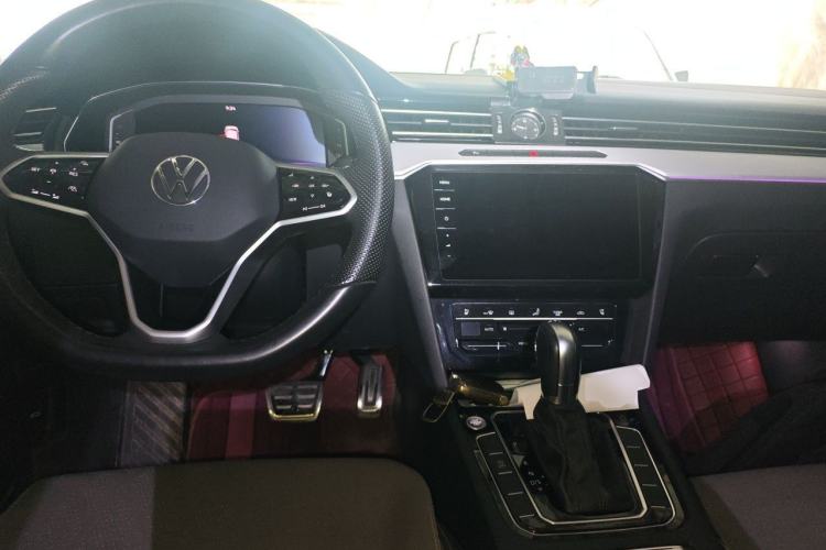 Used Volkswagen Magotan 2023 2 Million Units Commemorative Edition 330TSI DSG Luxury Version Center Console
