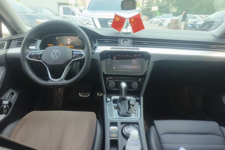 Used Volkswagen Magotan 2023 2 Million Units Limited-Edition 280TSI DSG Comfort Version Center Console