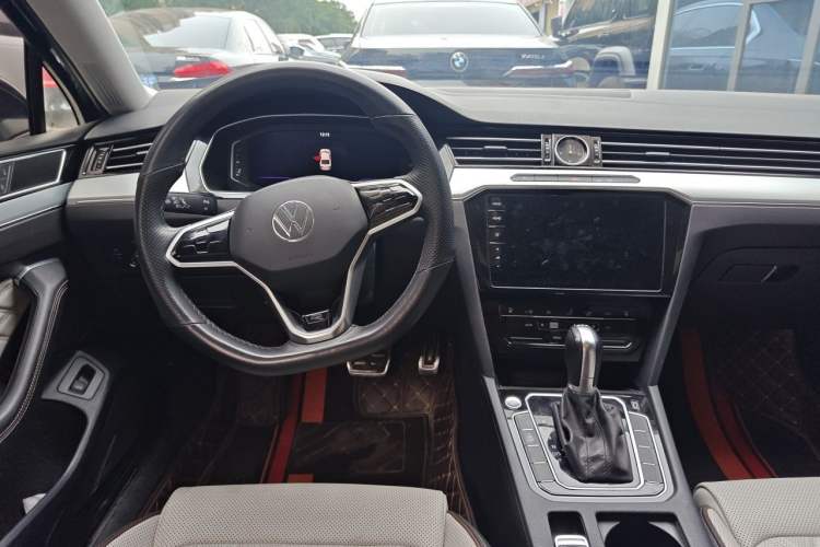 Used Volkswagen Magotan 2023 2 Million Units Commemorative Edition 330TSI DSG Luxury Version Center Console