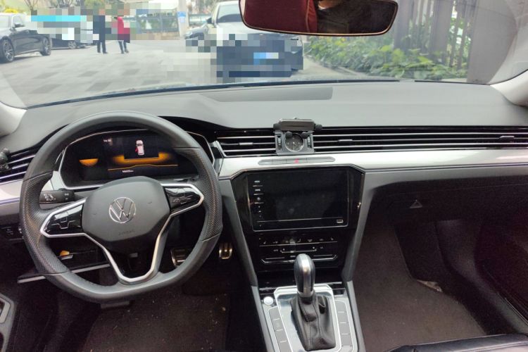 Used Volkswagen Magotan 2023 2 Million Units Limited Edition 330TSI DSG Leading Version Center Console