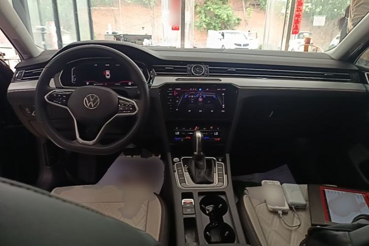 Used Volkswagen Magotan 2023 2 Million Units Commemorative Edition 330TSI DSG Luxury Version Center Console