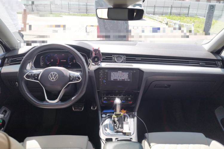 Used Volkswagen Magotan 2023 2 Million Units Commemorative Edition 330TSI DSG Luxury Version Center Console