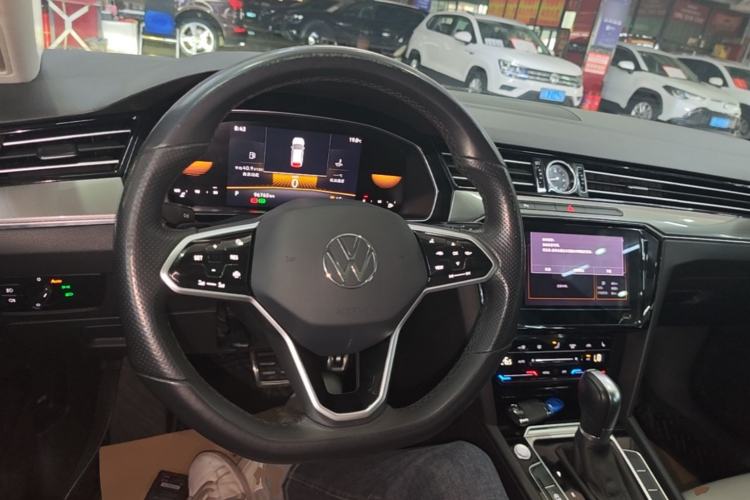 Used Volkswagen Magotan 2023 2 Million Units Limited Edition 330TSI DSG Leading Version Center Console