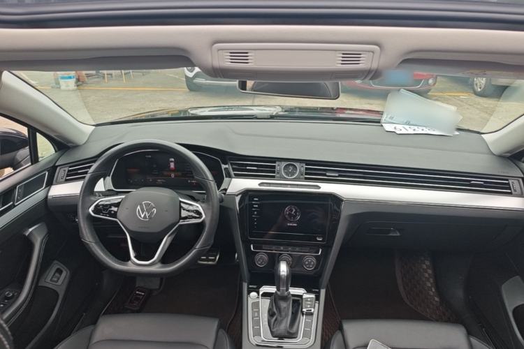 Used Volkswagen Magotan 2023 2 Million Units Limited-Edition 280TSI DSG Comfort Version Center Console