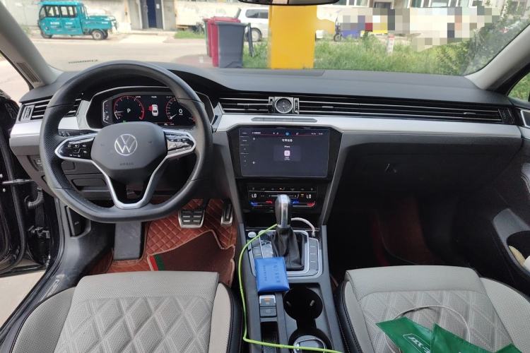 Used Volkswagen Magotan 2023 2 Million Units Commemorative Edition 330TSI DSG Luxury Version Center Console