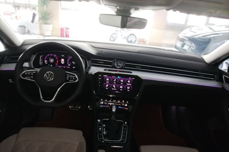 Used Volkswagen Magotan 2023 2 Million Units Commemorative Edition 330TSI DSG Luxury Version Center Console