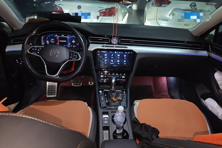 Used Volkswagen Magotan 2023 2 Million Units Commemorative Edition 330TSI DSG Luxury Version Center Console