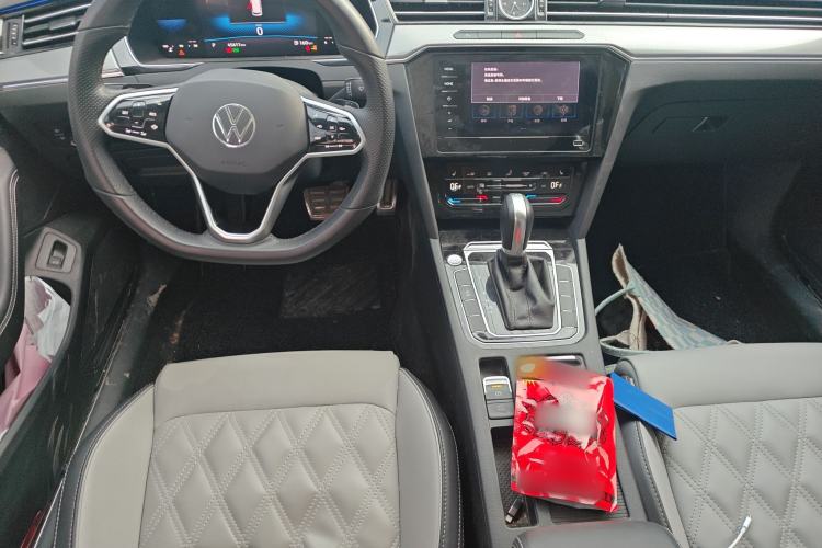 Used Volkswagen Magotan 2023 2 Million Units Limited Edition 280TSI DSG Leading Version Center Console