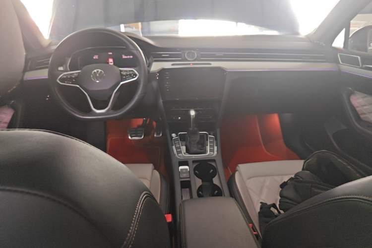 Used Volkswagen Magotan 2023 2 Million Units Limited Edition 330TSI DSG Leading Version Center Console