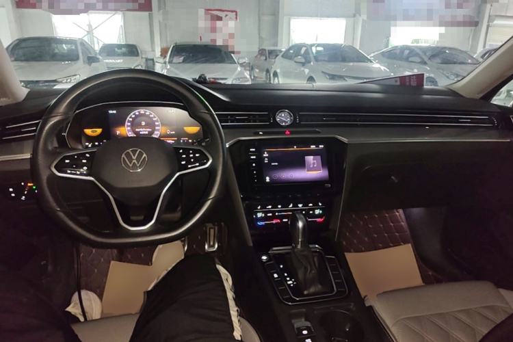 Used Volkswagen Magotan 2023 2 Million Units Limited Edition 280TSI DSG Leading Version Center Console