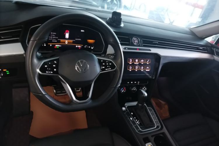 Used Volkswagen Magotan 2023 2 Million Units Limited-Edition 280TSI DSG Comfort Version Center Console