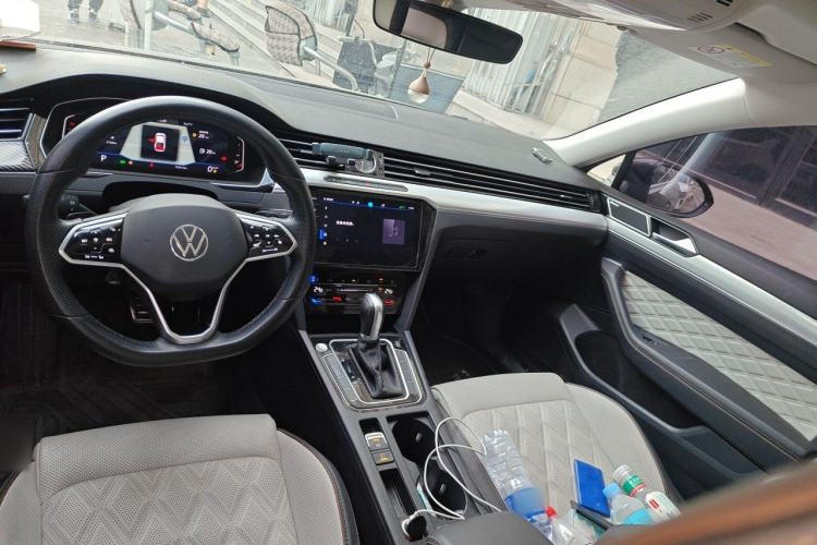 Used Volkswagen Magotan 2023 2 Million Units Limited-Edition 380TSI DSG Flagship Version Center Console