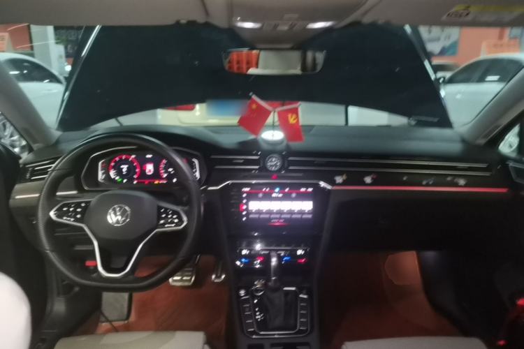 Used Volkswagen Magotan 2023 2 Million Units Commemorative Edition 330TSI DSG Luxury Version Center Console
