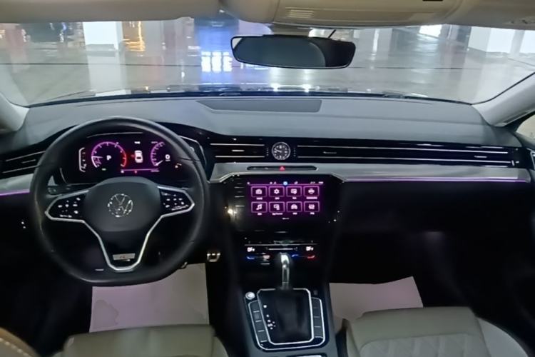 Used Volkswagen Magotan 2023 2 Million Units Limited-Edition 380TSI DSG Flagship Version Center Console