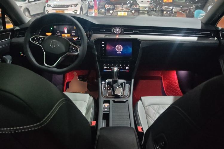 Used Volkswagen Magotan 2023 2 Million Units Limited Edition 330TSI DSG Leading Version Center Console