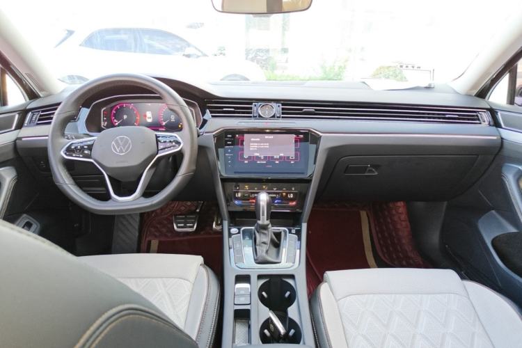 Used Volkswagen Magotan 2023 2 Million Units Commemorative Edition 330TSI DSG Luxury Version Center Console
