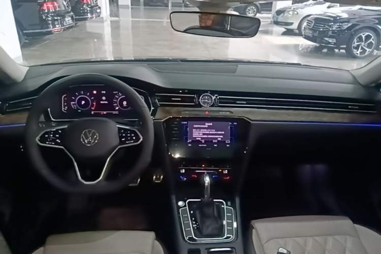 Used Volkswagen Magotan 2023 2 Million Units Limited Edition 330TSI DSG Leading Version Center Console