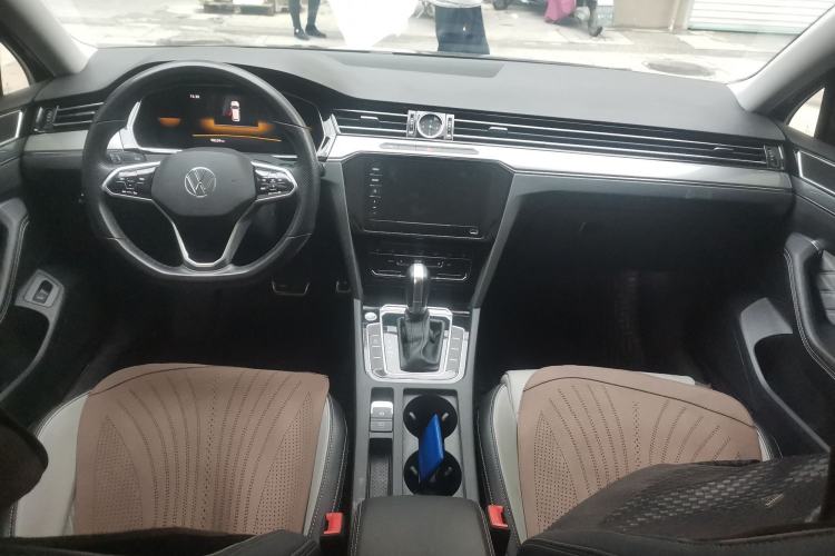 Used Volkswagen Magotan 2023 2 Million Units Limited Edition 280TSI DSG Leading Version Center Console