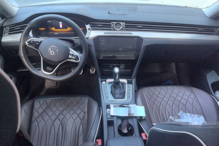 Used Volkswagen Magotan 2023 2 Million Units Limited Edition 330TSI DSG Leading Version Center Console