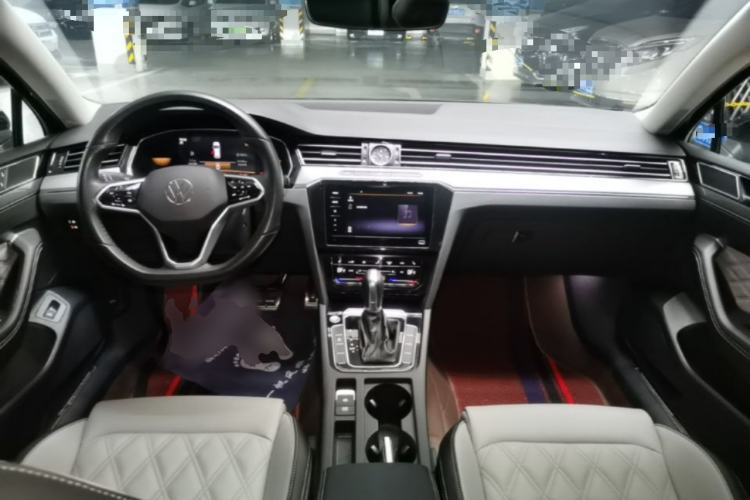 Used Volkswagen Magotan 2023 2 Million Units Limited Edition 330TSI DSG Leading Version Center Console