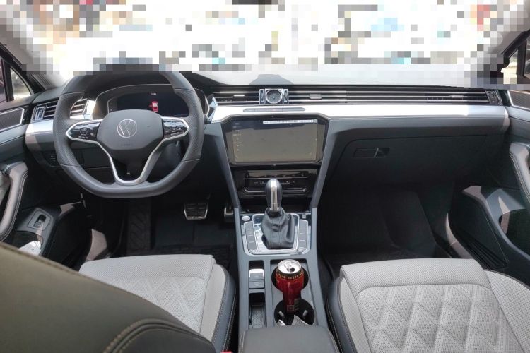 Used Volkswagen Magotan 2023 2 Million Units Commemorative Edition 330TSI DSG Luxury Version Center Console