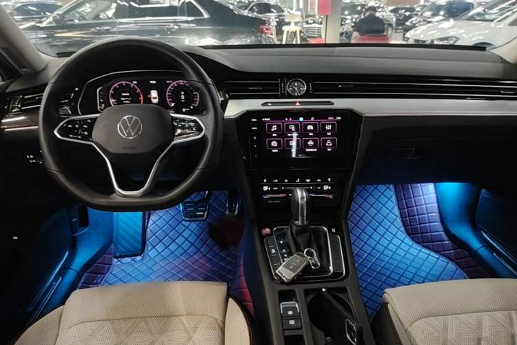 Used Volkswagen Magotan 2023 2 Million Units Commemorative Edition 330TSI DSG Luxury Version Center Console