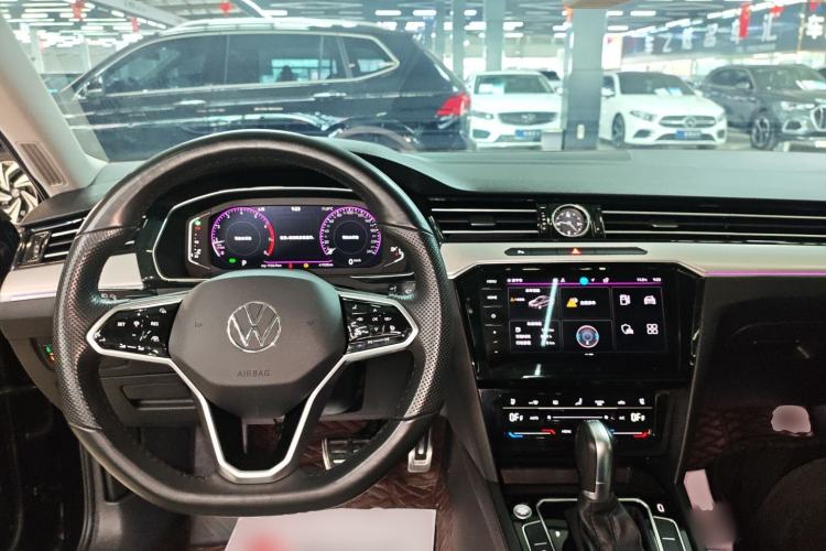 Used Volkswagen Magotan 2023 2 Million Units Commemorative Edition 330TSI DSG Luxury Version Center Console