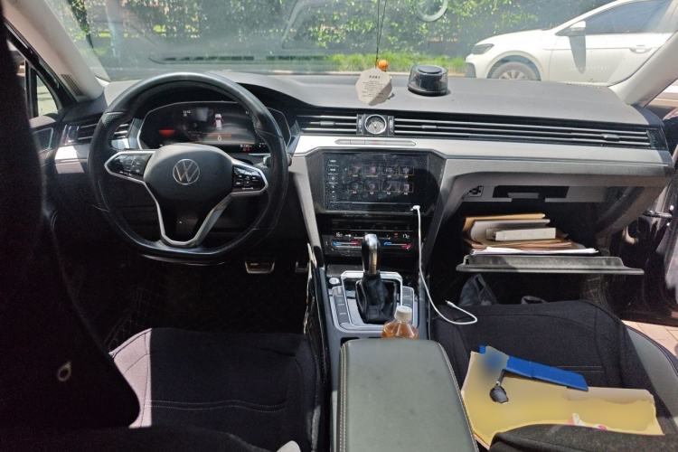Used Volkswagen Magotan 2023 2 Million Units Limited Edition 330TSI DSG Leading Version Center Console