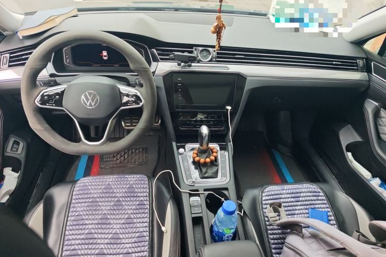 Used Volkswagen Magotan 2023 2 Million Units Limited Edition 330TSI DSG Leading Version Center Console