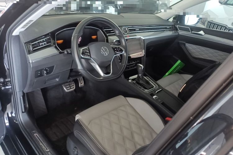 Used Volkswagen Magotan 2023 2 Million Units Limited Edition 330TSI DSG Leading Version Center Console