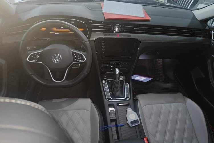 Used Volkswagen Magotan 2023 2 Million Units Limited Edition 280TSI DSG Leading Version Center Console