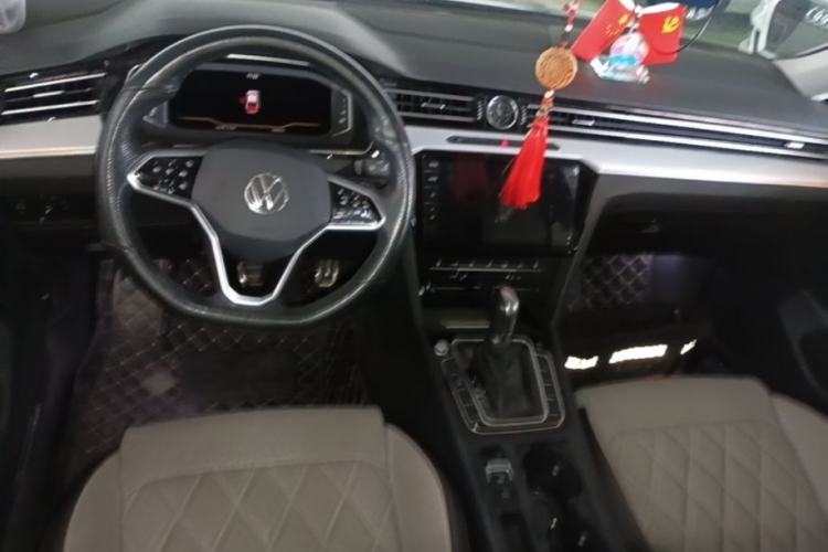 Used Volkswagen Magotan 2023 2 Million Units Commemorative Edition 330TSI DSG Luxury Version Center Console