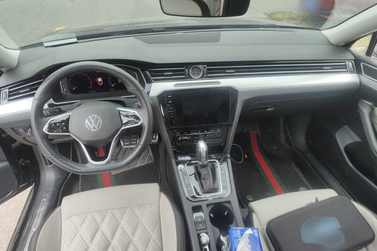 Used Volkswagen Magotan 2023 2 Million Units Limited Edition 330TSI DSG Leading Version Center Console