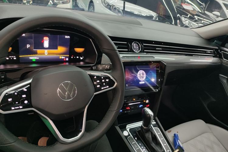 Used Volkswagen Magotan 2023 2 Million Units Limited Edition 280TSI DSG Leading Version Center Console
