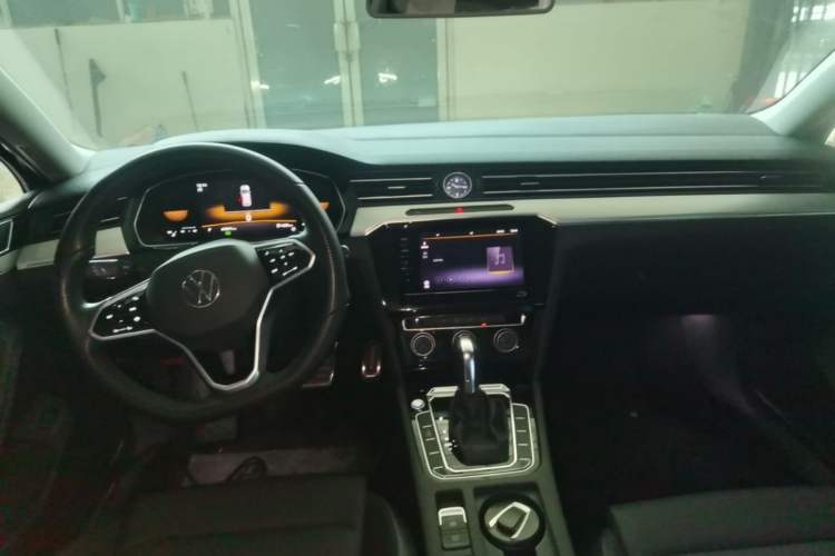 Used Volkswagen Magotan 2023 2 Million Units Limited-Edition 280TSI DSG Comfort Version Center Console