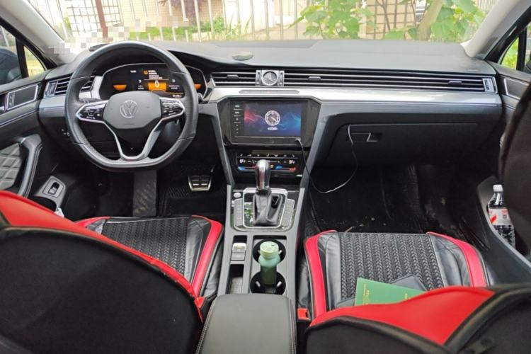 Used Volkswagen Magotan 2023 2 Million Units Limited Edition 330TSI DSG Leading Version Center Console
