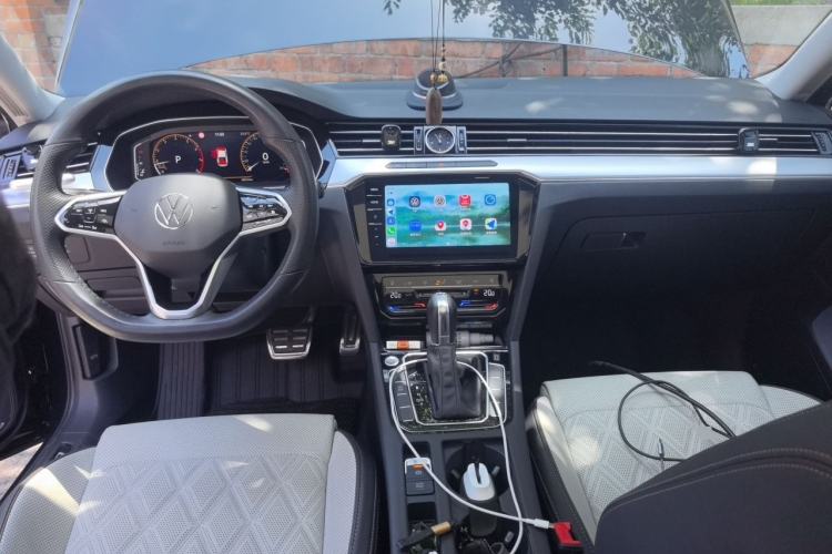 Used Volkswagen Magotan 2023 2 Million Units Commemorative Edition 330TSI DSG Luxury Version Center Console
