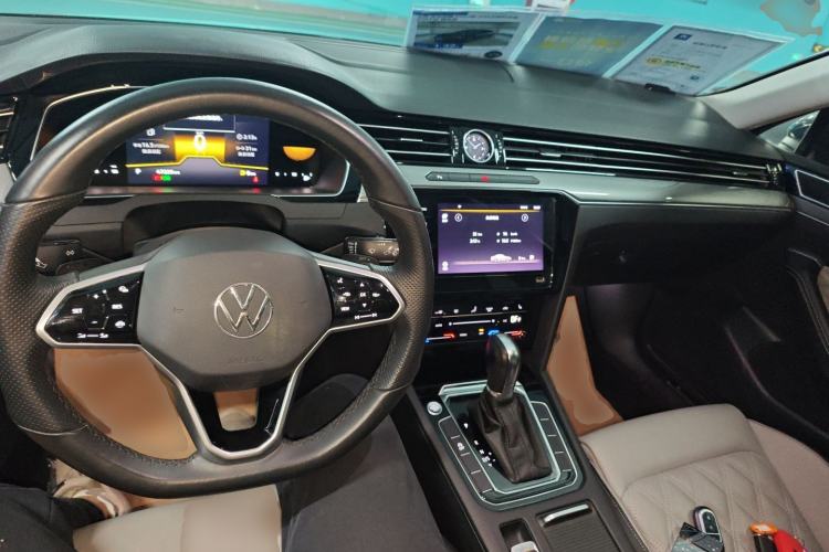 Used Volkswagen Magotan 2023 2 Million Units Limited Edition 330TSI DSG Leading Version Center Console
