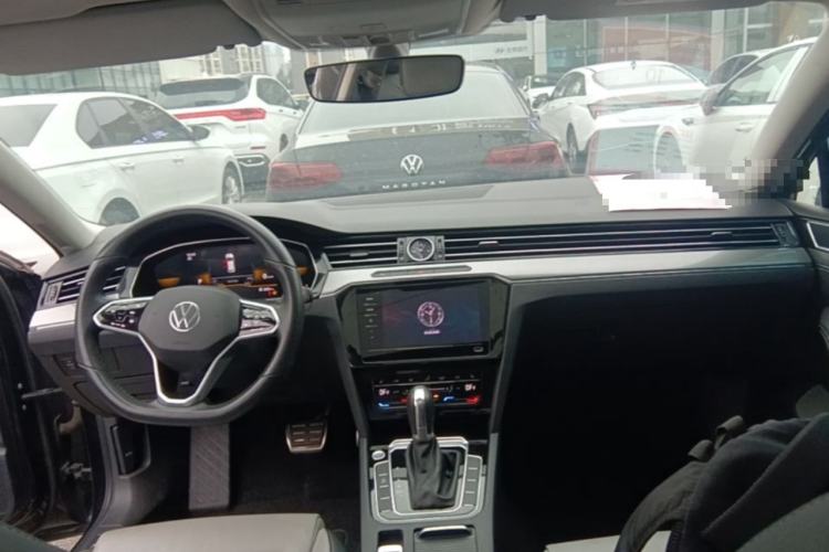 Used Volkswagen Magotan 2023 2 Million Units Limited Edition 330TSI DSG Leading Version Center Console