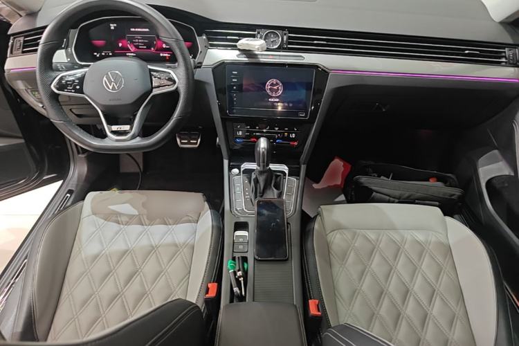 Used Volkswagen Magotan 2023 2 Million Units Limited Edition 330TSI DSG Leading Version Center Console