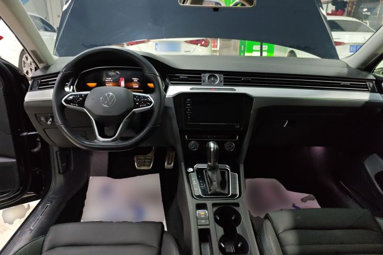Used Volkswagen Magotan 2023 2 Million Units Limited-Edition 280TSI DSG Comfort Version Center Console